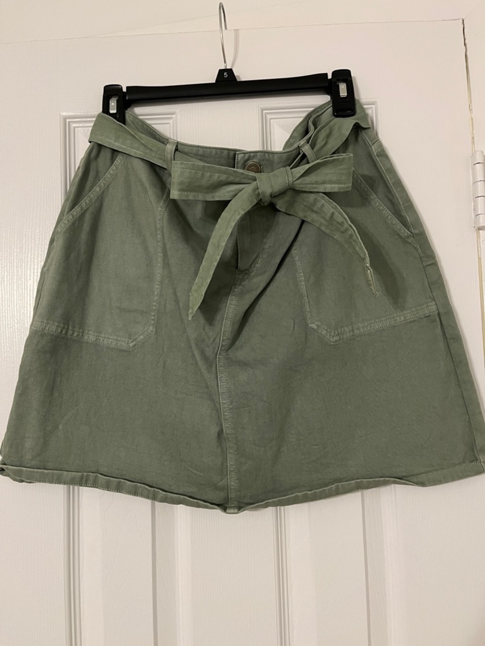 Vineyard Vines Olive Green Mini Skirt with Tie Belt